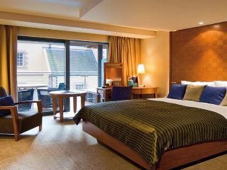 Room
Room
di The Royal Yacht