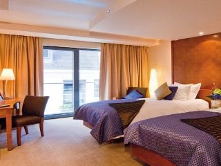 Room
Room
di The Royal Yacht