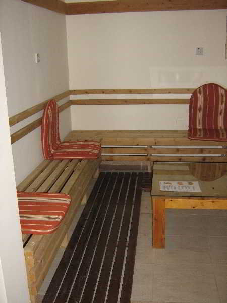 Sports and Entertainment
Sports and Entertainment
di Estella Apartments