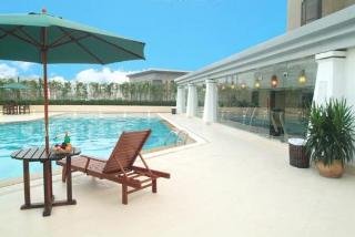 Pool
 di Rosedale Hotel & Suites