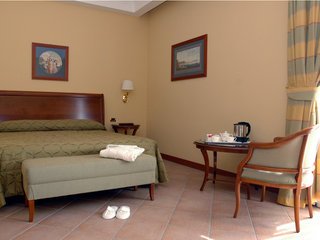 Room
Room
di Le Cheminee Business Hotel