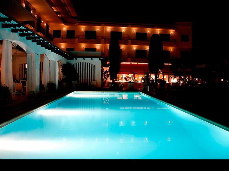 Hotel Trias