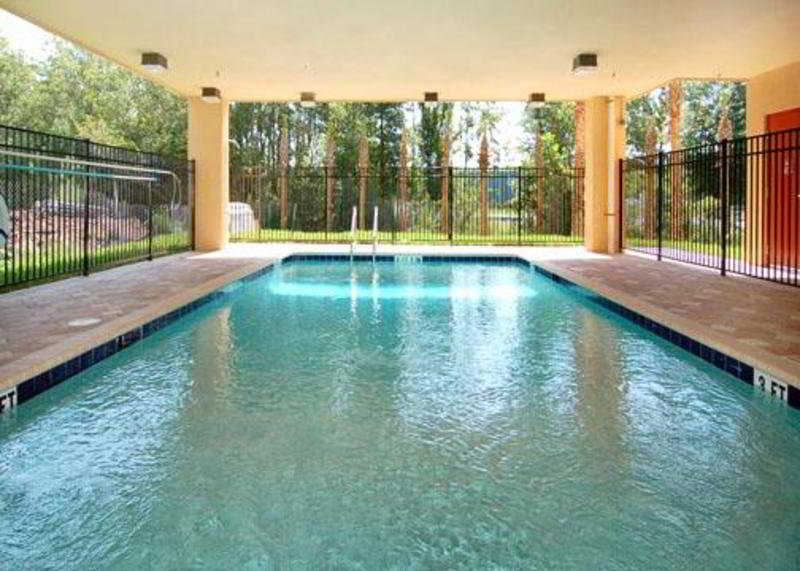 Pool
 di Comfort Suites Jacksonville 