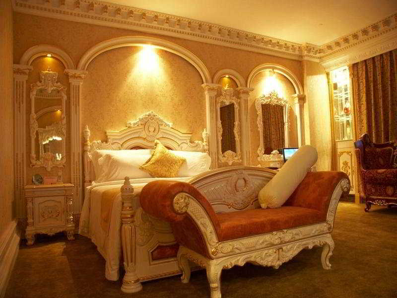 Room
 di Nanyang Royal