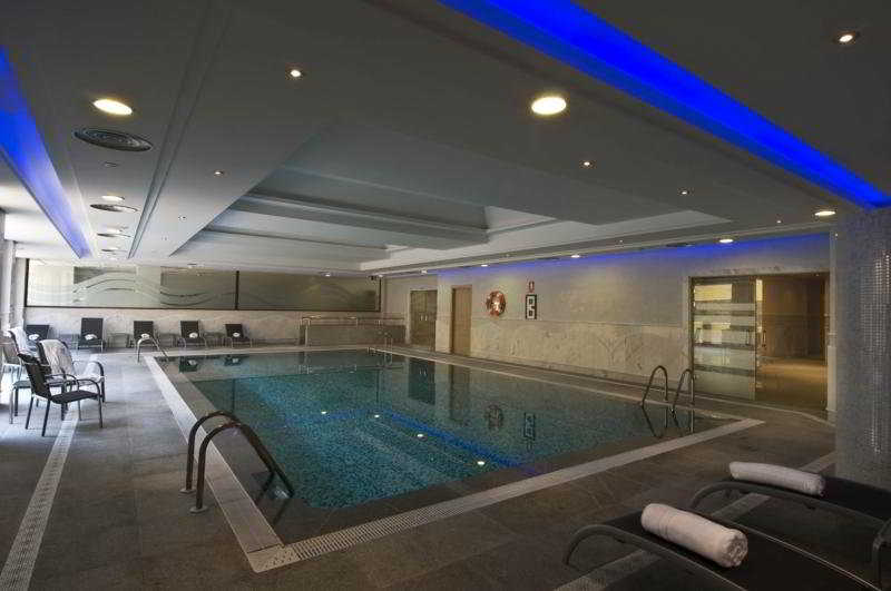 Pool
Pool
di Serena Golf