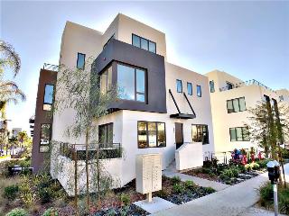 Park View Balboa Townhouse Modern Upscale 3 Bed