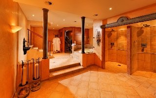 Sports and Entertainment
Sports and Entertainment
di Gstaaderhof Swiss Quality Hotel