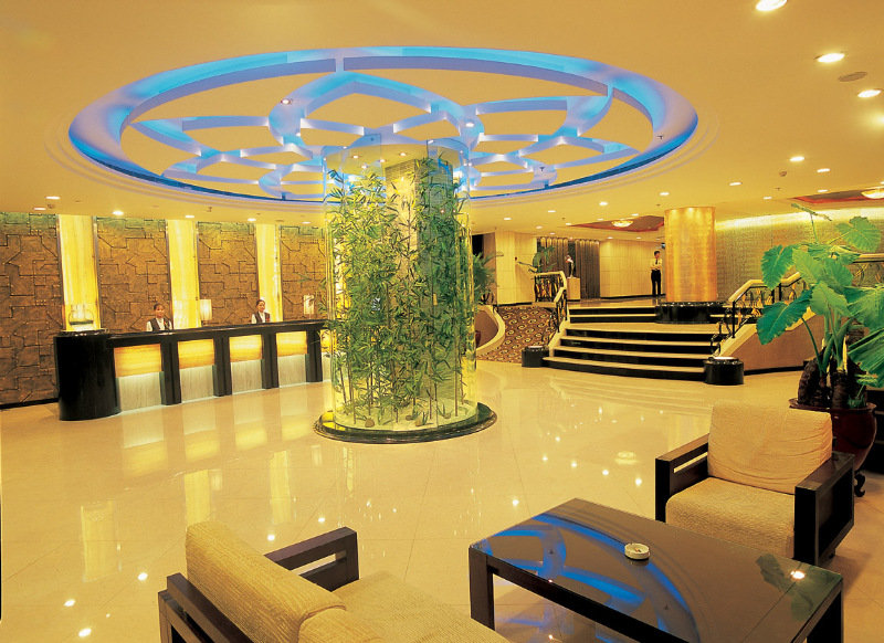 Lobby
 di Hong Li