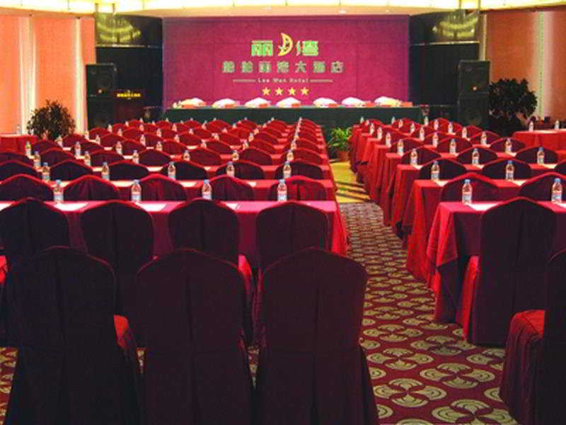 Conferences
 di Lee Wan