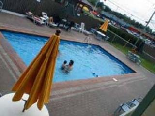 Pool
 di Quality Inn & Suites 1000 Islands