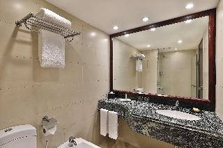 Room
Room
di Fairmont Heliopolis