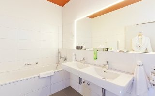 Room
Room
di SwissEver Zug Swiss Quality