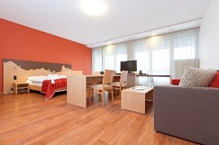 Room
Room
di SwissEver Zug Swiss Quality