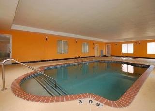 Pool
 di Comfort Suites at Harbison
