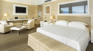 Room
Room
di NH Grand Hotel Palazzo