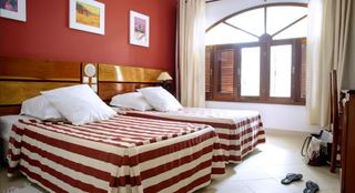 Room
Room
di Odjo d'Agua