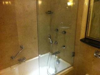 Room
Room
di Hilton Nehru Place