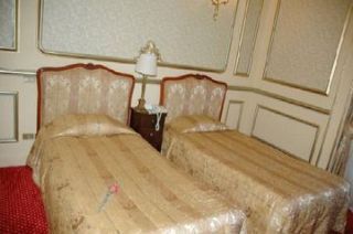 Room
Room
di Le Metropole Hotel