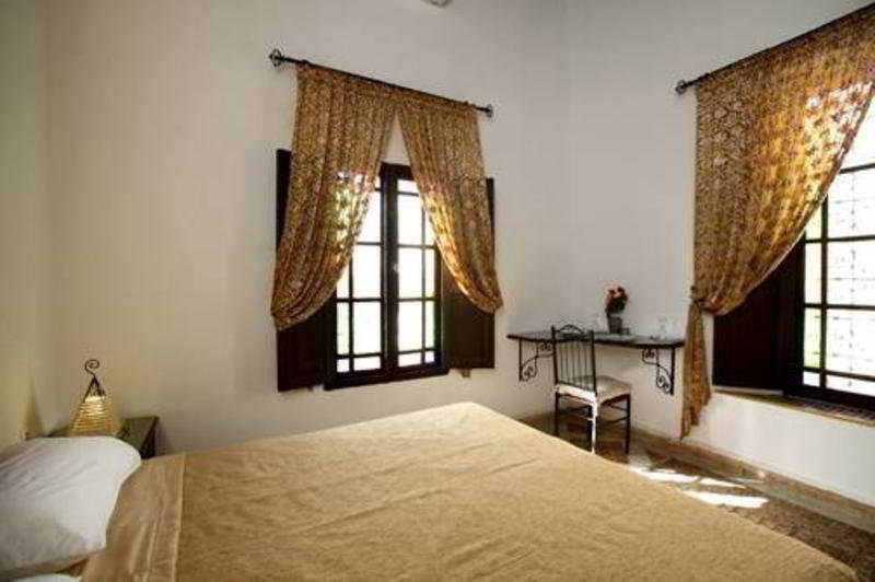 Room
Room
di Riad Al Pacha