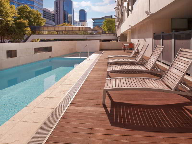 Pool
 di Adina Apartment Hotel Perth