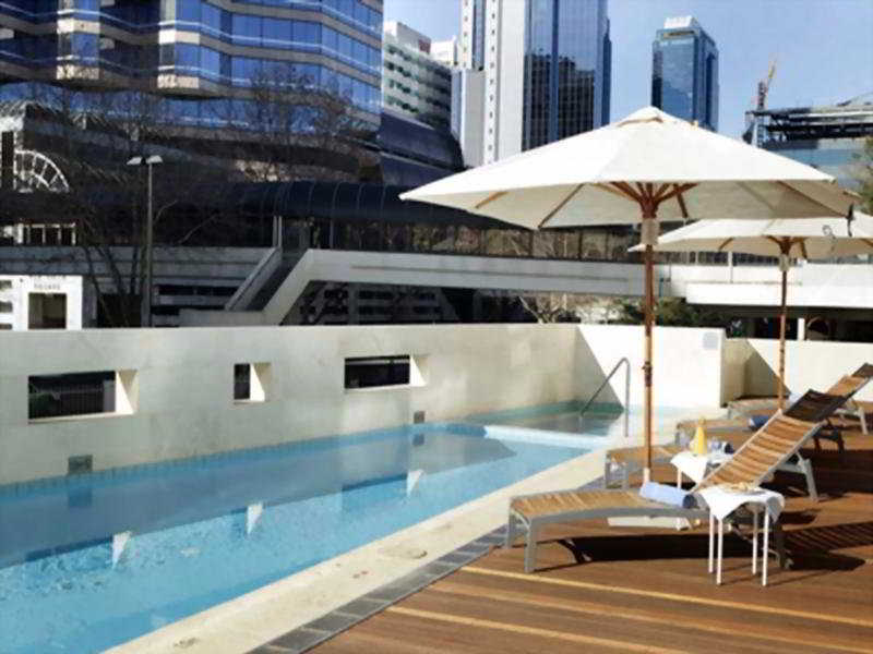 Pool
 di Adina Apartment Hotel Perth