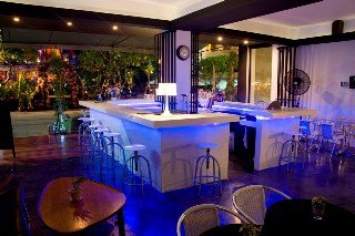 Bar
 di Aya Boutique Hotel Pattaya (Formely Fraser Resort)