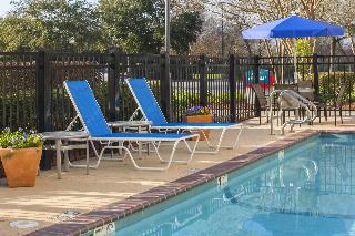 Pool
 di TownePlace Suites New Orleans Metairie