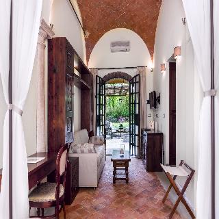 Room
Room
di Borgo San Luigi