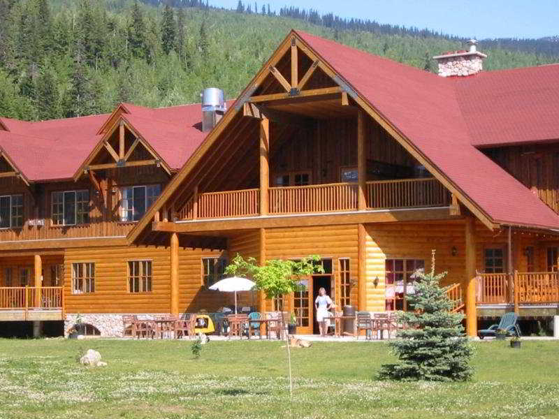 Glacier House Hotel & Resort image 1