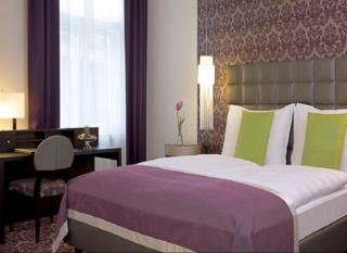 Room
Room
di Steigenberger Hotel Herrenhof