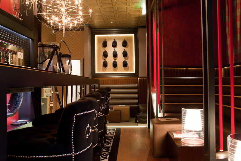 Bar
Bar
di Drake Longchamp Swiss Quality Hotel