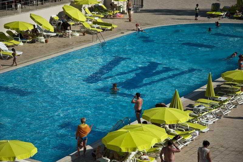 Pool
Pool
di Novia White Lilyum