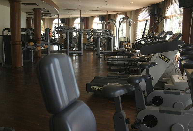 Sports and Entertainment
Sports and Entertainment
di Amphitrite Palace Resort And Spa