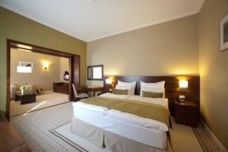 Room
Room
di Capital Plaza
