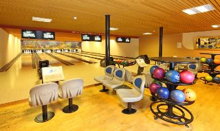 Sports and Entertainment
Sports and Entertainment
di Sorell Hotel Arte