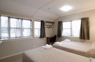 Room
Room
di Kiwi International