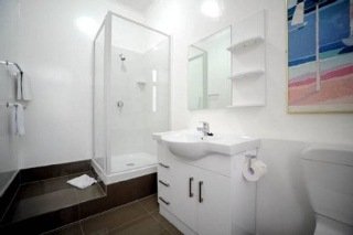 Room
Room
di Kiwi International