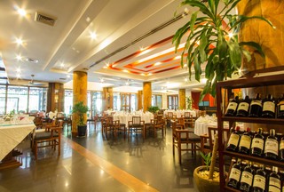 Restaurant
 di Royal Empire Hotel