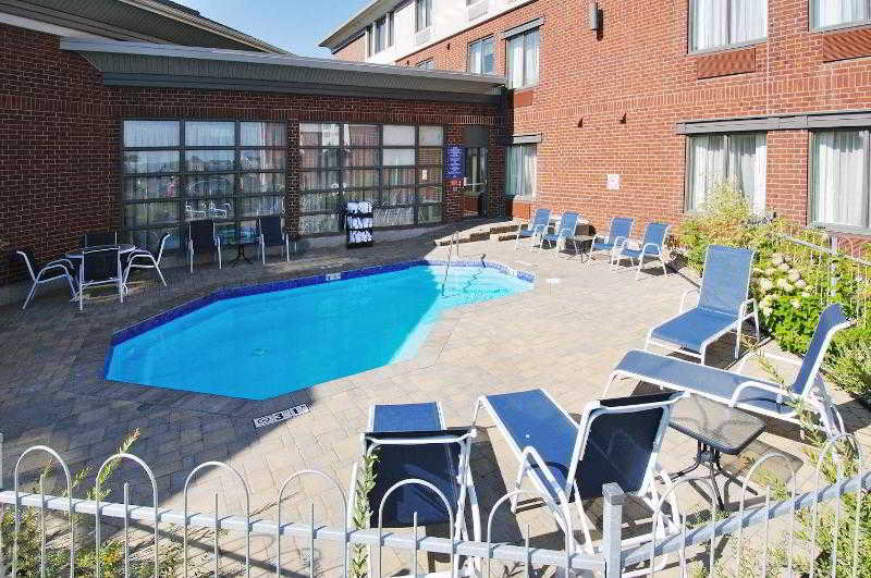 Pool
 di Holiday Inn Express Quebec
