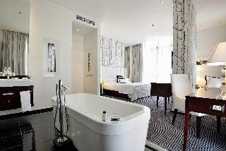 DAVINCI Hotel & Suites on Nelson Mandela Square