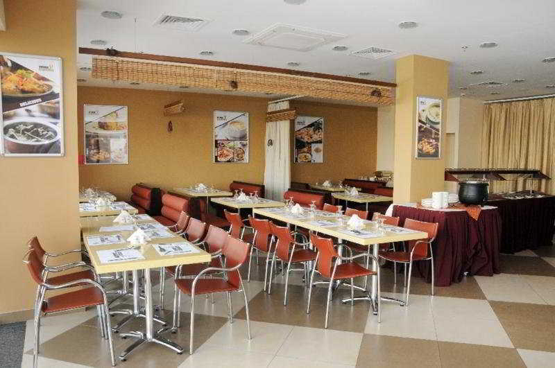 Restaurant
 di Dunes Apartments (Muhaishah)