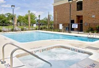 Pool
 di Hilton Garden Inn Beaufort 