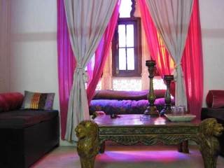 Room
Room
di Jyoti Mahal