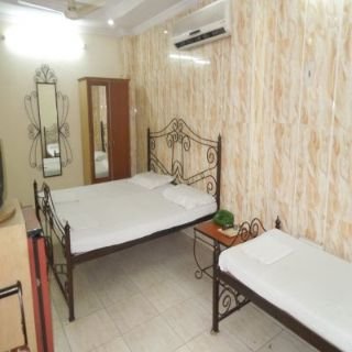 Room
Room
di Kelson Deluxe