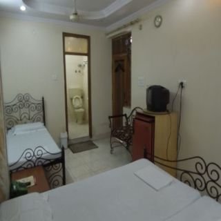 Room
Room
di Kelson Deluxe