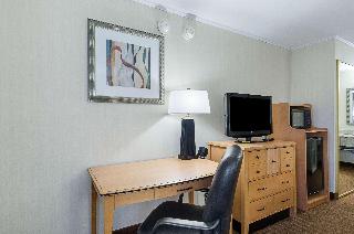 Quality Inn & Suites Northampton- Amherst