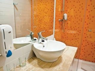 Room
Room
di 5th Corner Hotel