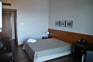 Room
Room
di INATEL Flores Hotel