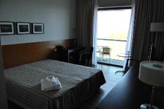 Room
Room
di INATEL Flores Hotel