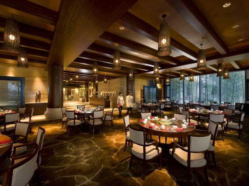 Restaurant
 di DoubleTree Resort by Hilton Wuxi Lingshan